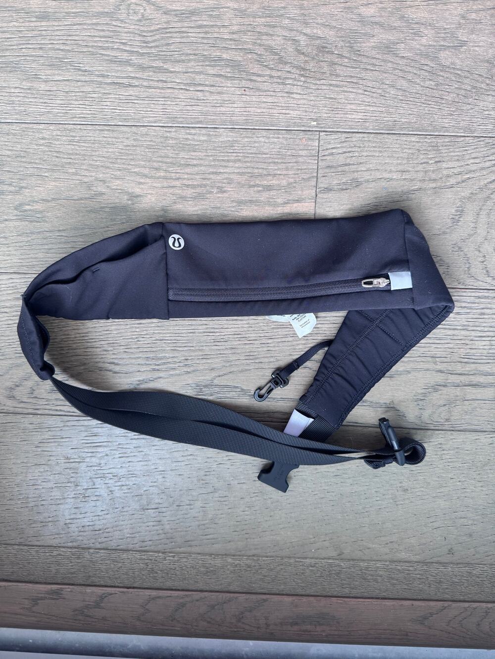 Lululemon Fast and Free Run Belt - Black- S/M